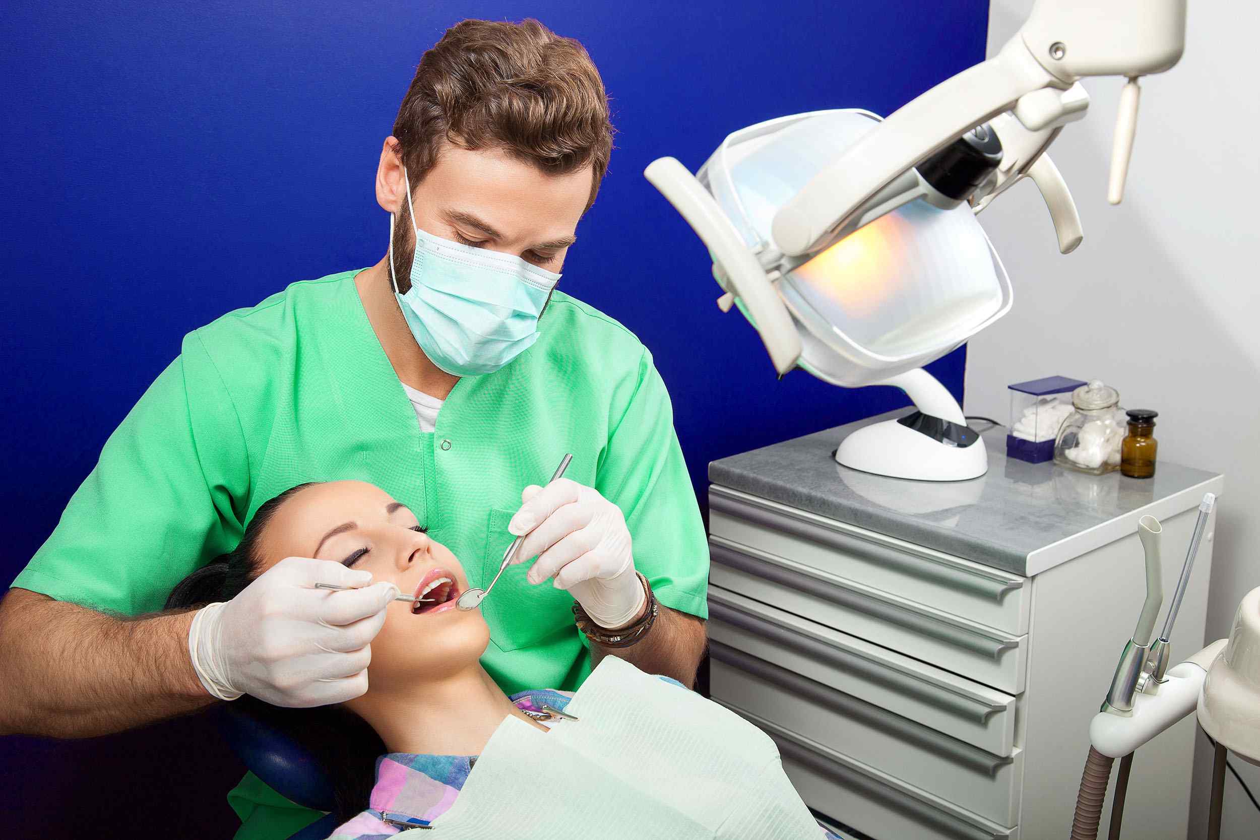 https://saitnevzat.com.tr/wp-content/uploads/2020/02/img-doctor.jpg